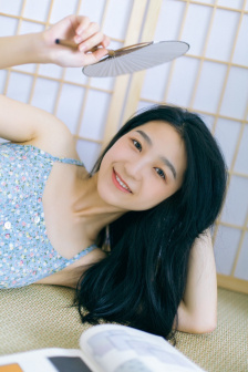 边摸边亲
